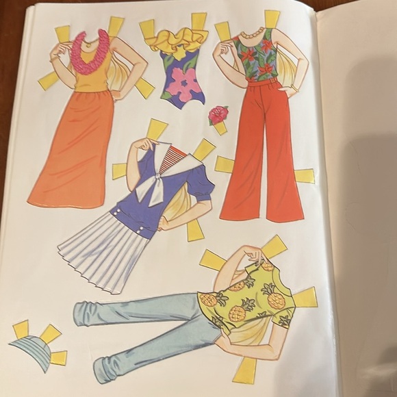 NWT Vintage Tropical Barbie Uncut Paper Dolls Golden Circa 1986 - Picture 8 of 8